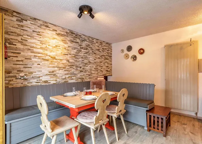 Nev 404 Centrally Located 6 Pax And Garage Apartament